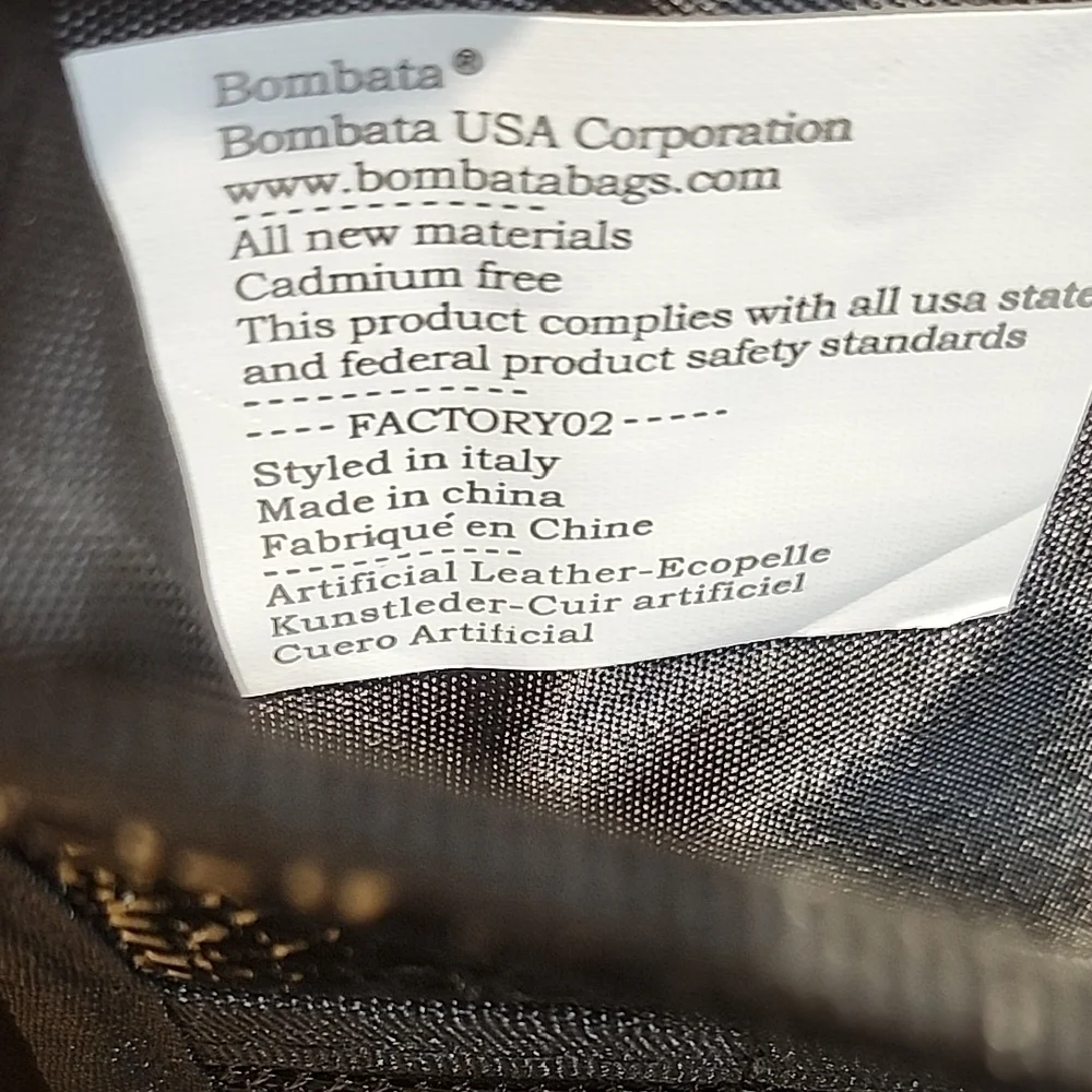 Bombata Elegant Black Crocodile Pattern Laptop Bag